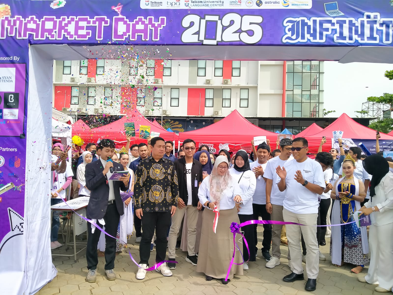 Peserta Market Day 3.0 Universitas Telkom Naik