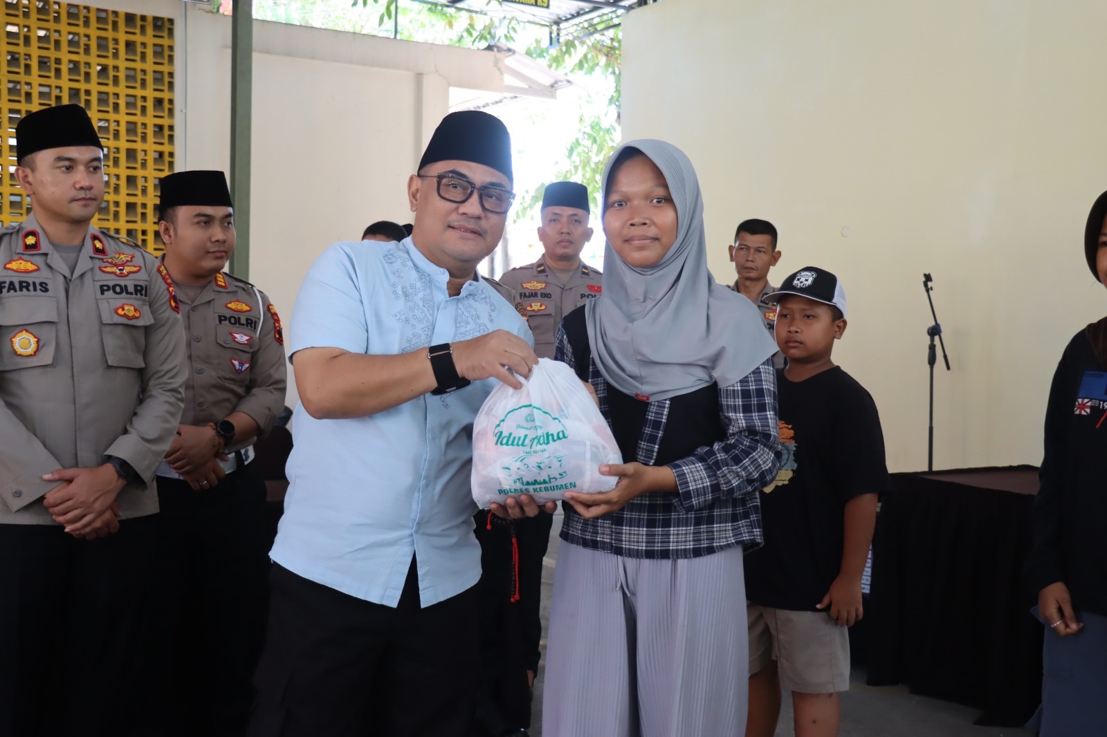 Polres Kebumen Sembelih Tujuh Ekor Sapi Dua Ekor Kambing