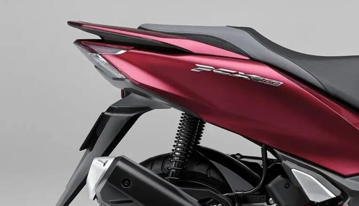 Spesifikasi Gahar New PCX 160 Terbaru, Warna Burgundy Laris Manis!