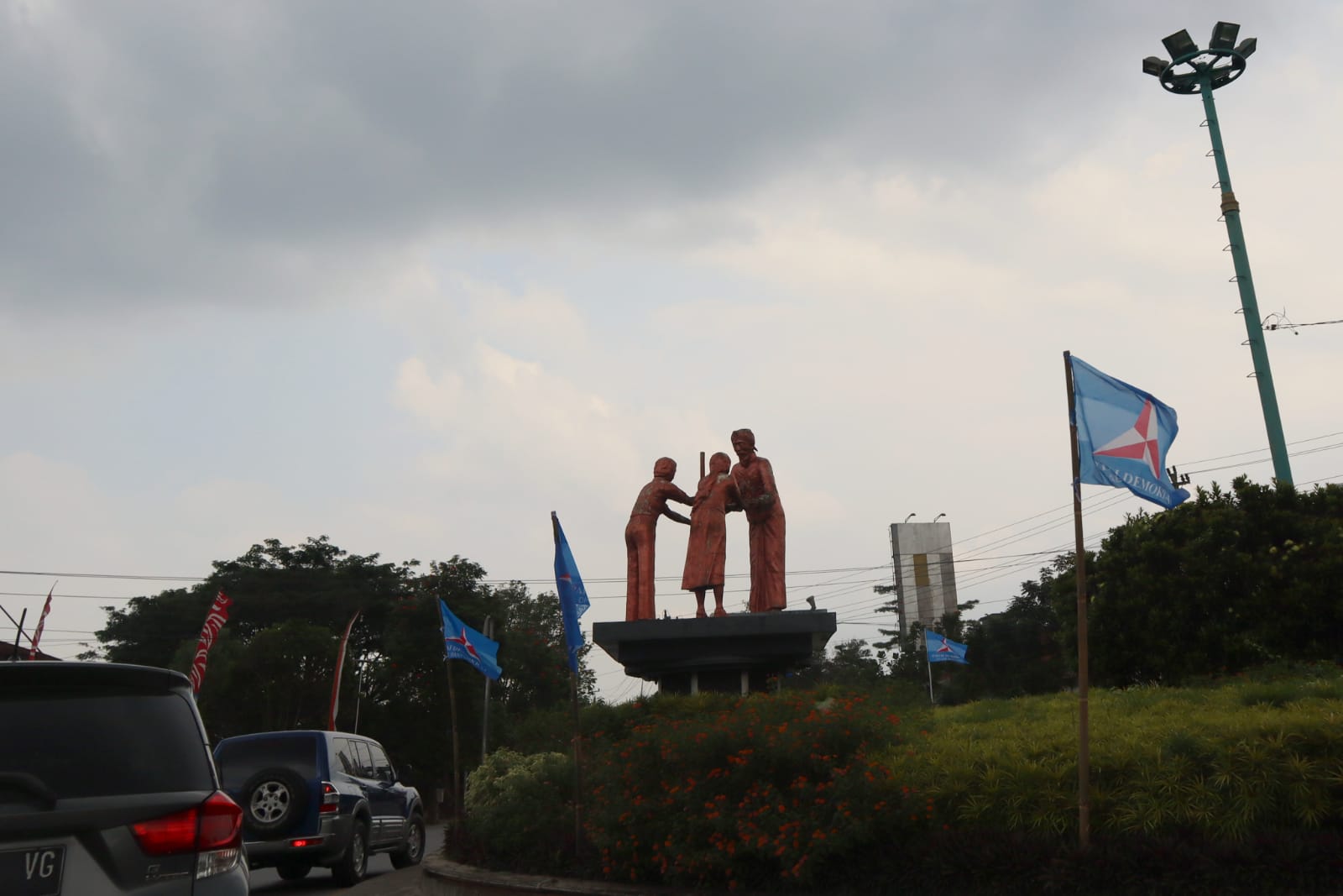 Satpol PP : Larangan Bendera Parpol di Jalan Jenderal Soedirman dan Gatot Soebroto 