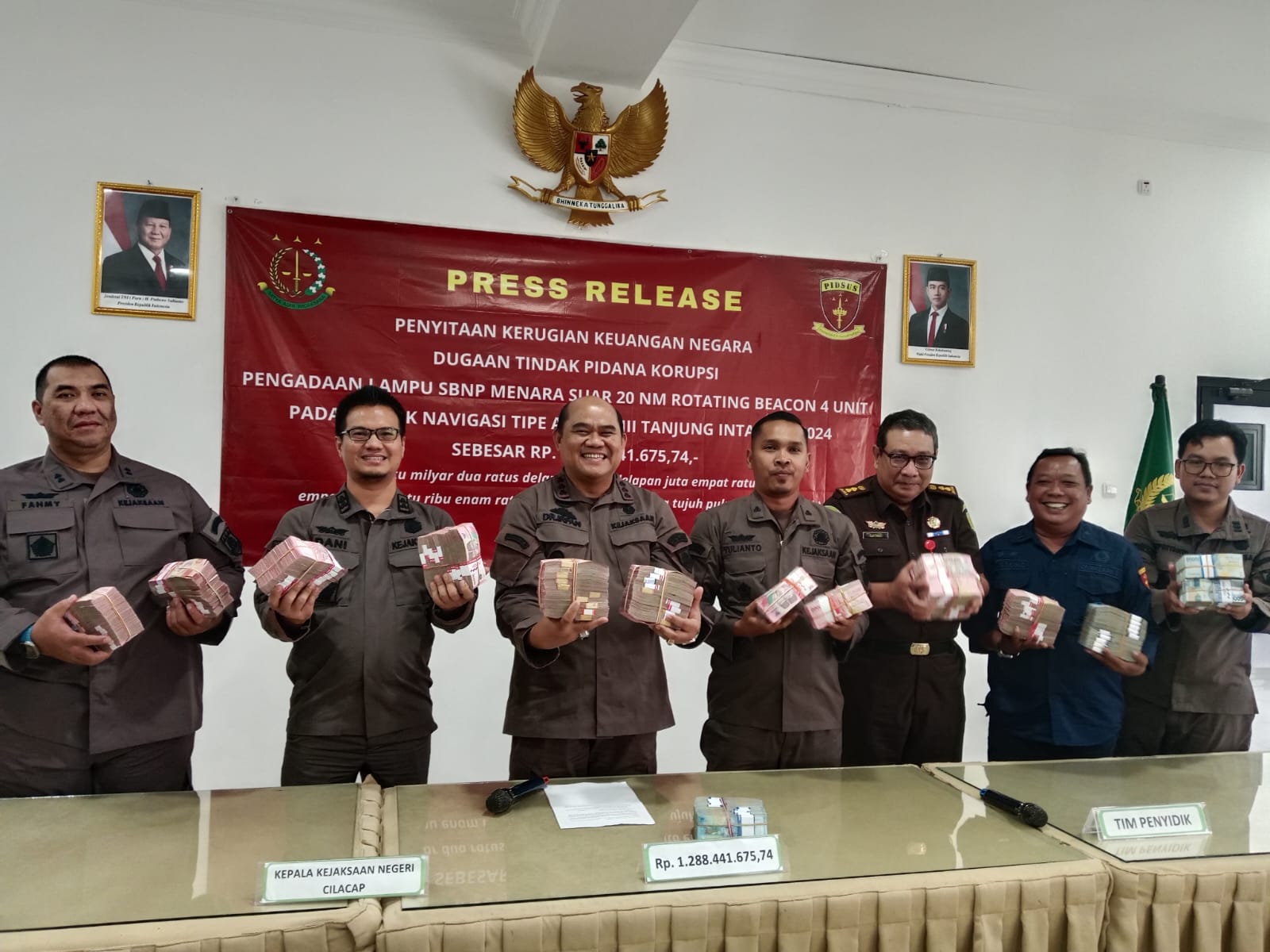 Kejari Cilacap Sita Uang Rp1,28 Miliar dari Skandal Korupsi Lampu Suar