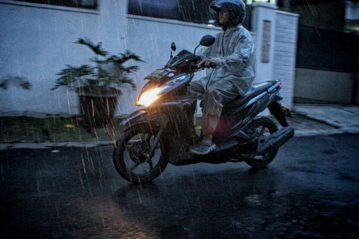 Tips Merawat Sepeda Motor Saat Musim Hujan