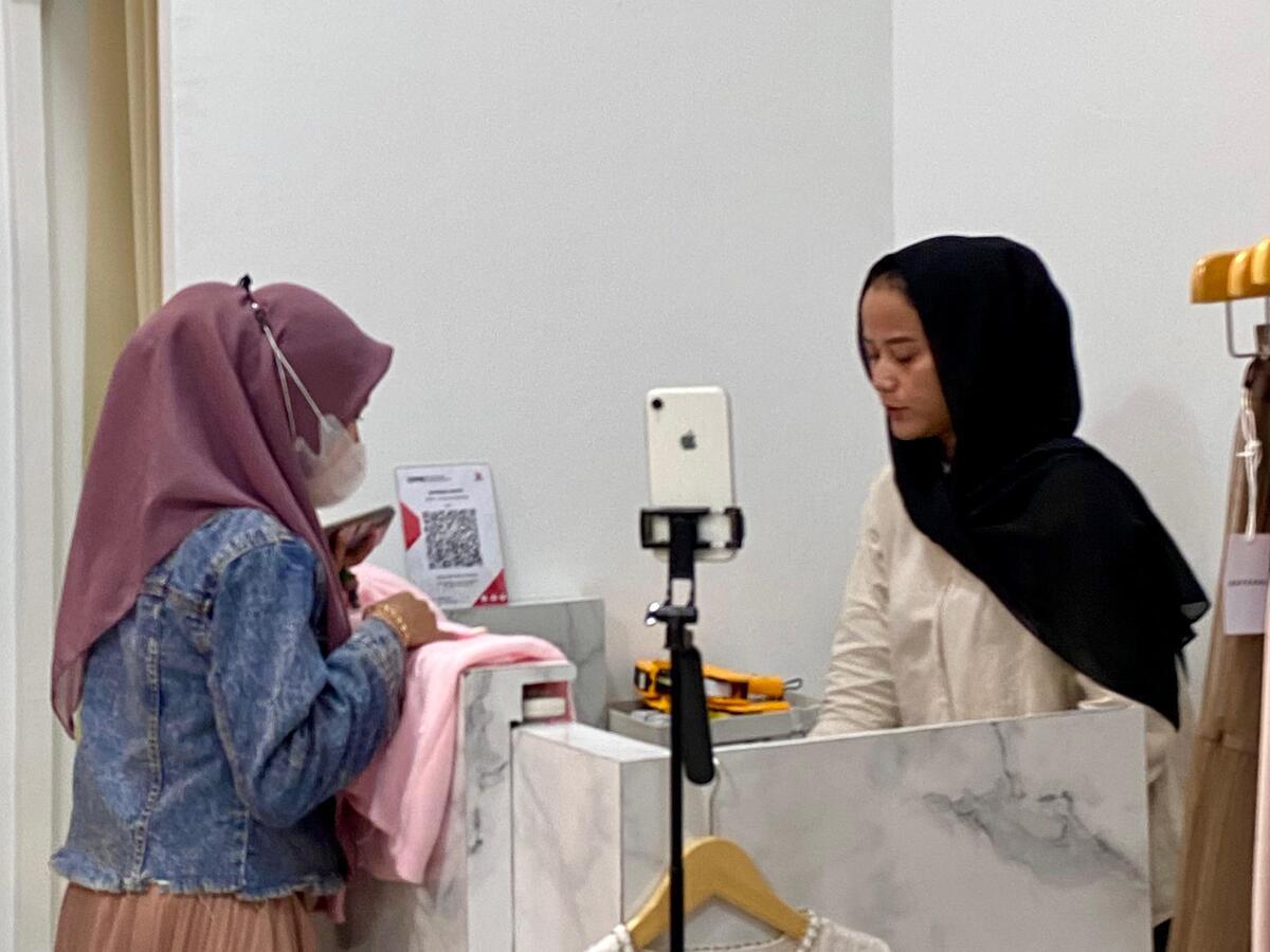 Belanja Fashion Nyaman dan Layanan Ramah di Saveena Outfit