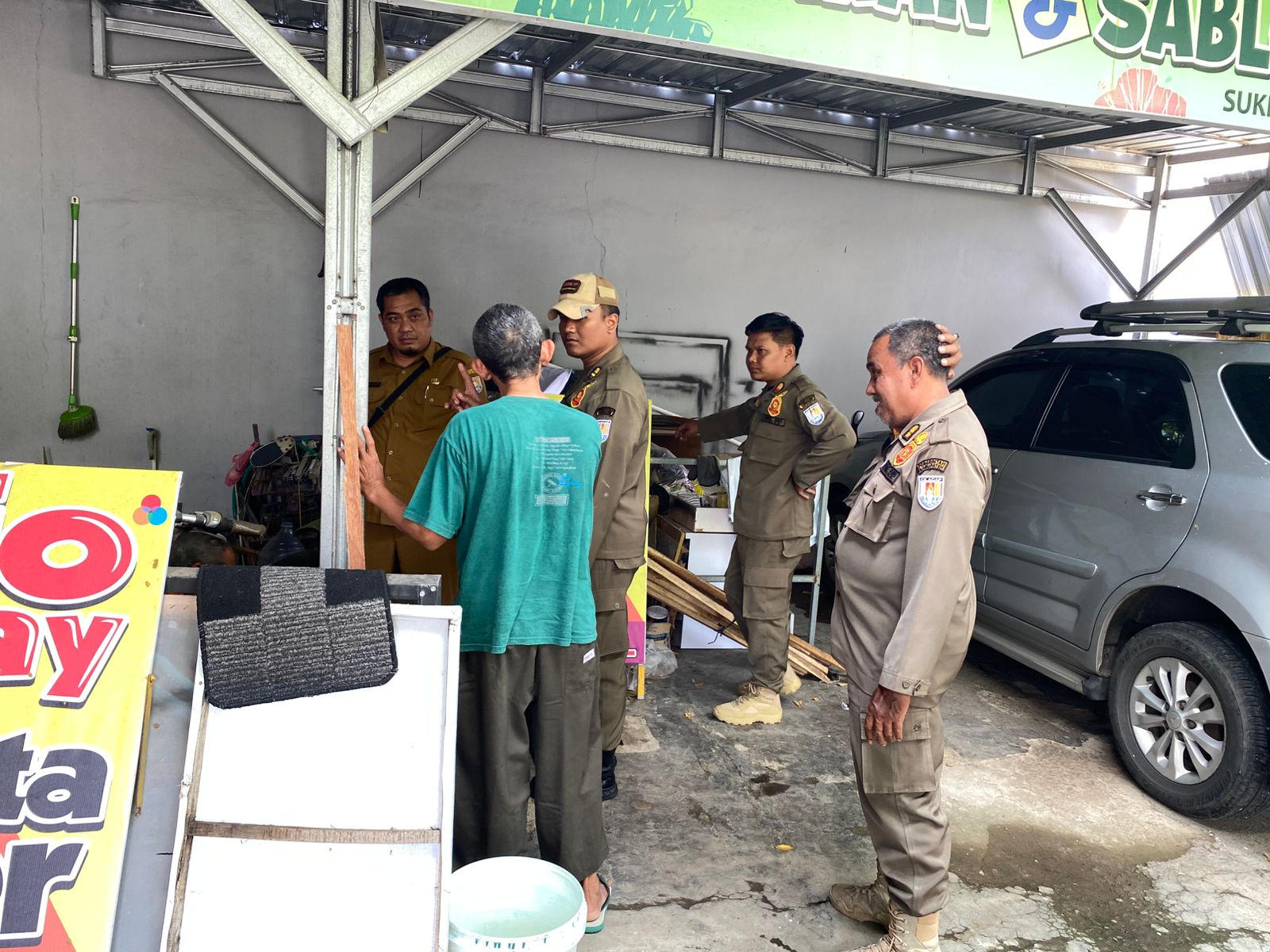 Ditemukan Linglung di Jalan, Pria Asal Semarang Dievakuasi Satpol PP Cilacap