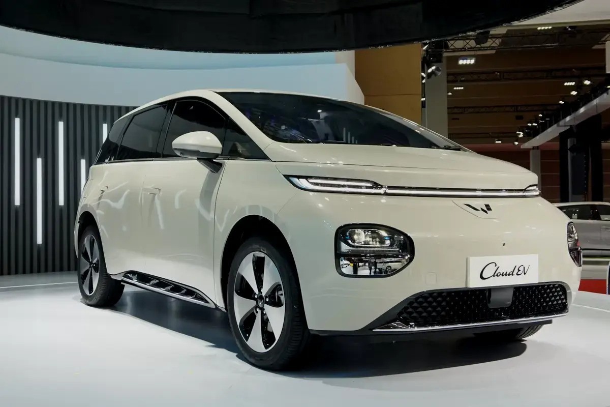 Bergaya dengan Wuling New Cloud EV 2025, Mobil Listrik Nyaman dan Canggih dengan Harga Terjangkau