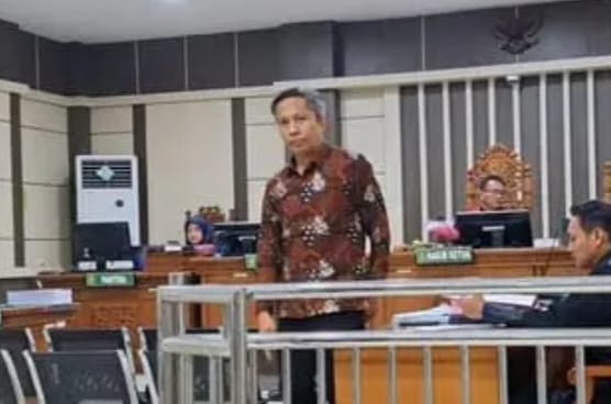 Terbukti Terima Suap Rp 1,8 Miliar, Mantan Pj Bupati Cilacap Awalluddin Muuri Divonis Hukuman 2 Tahun 6 Bulan