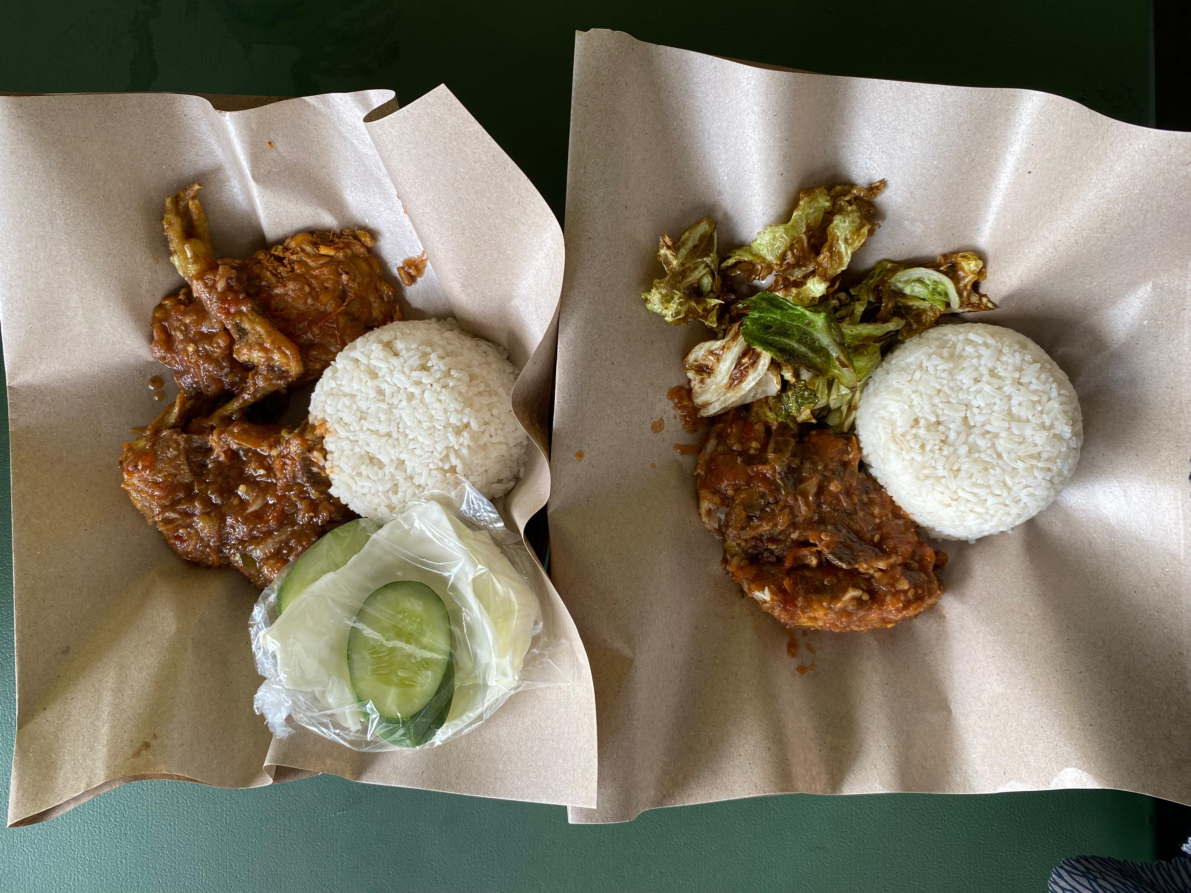 Ayam Penyet Pak Memeng, Kuliner Murah Meriah dengan Sensasi Sambal Pedas