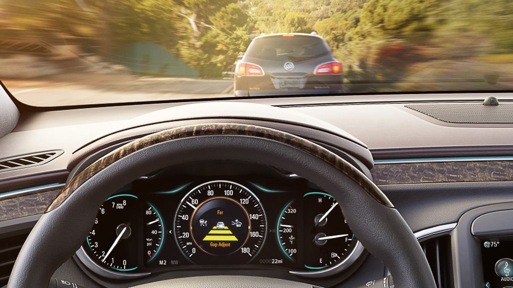 Menjaga Jarak dan Menghindari Kecelakaan dengan Adaptive Cruise Control