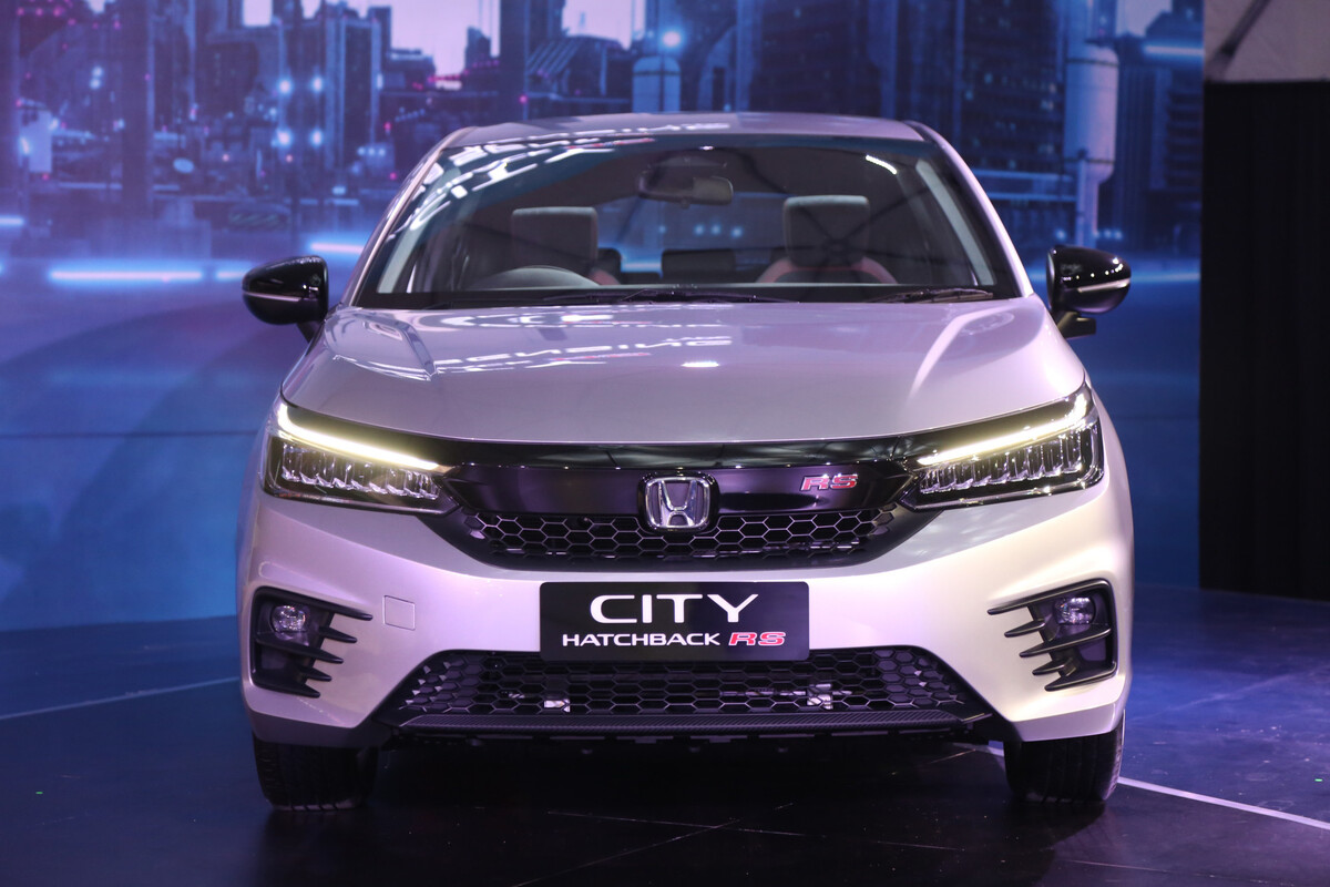 Penerus Honda Jazz? Intip Spesifikasi dan Harga Honda City Hatchback 2025 di Sini!