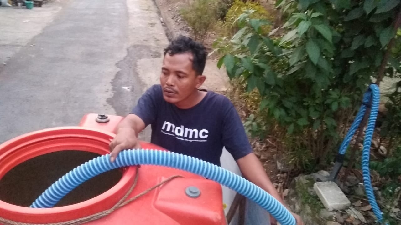 Debit Berkurang, Relawan di Banyumas Cari Sumber Air Bersih Baru