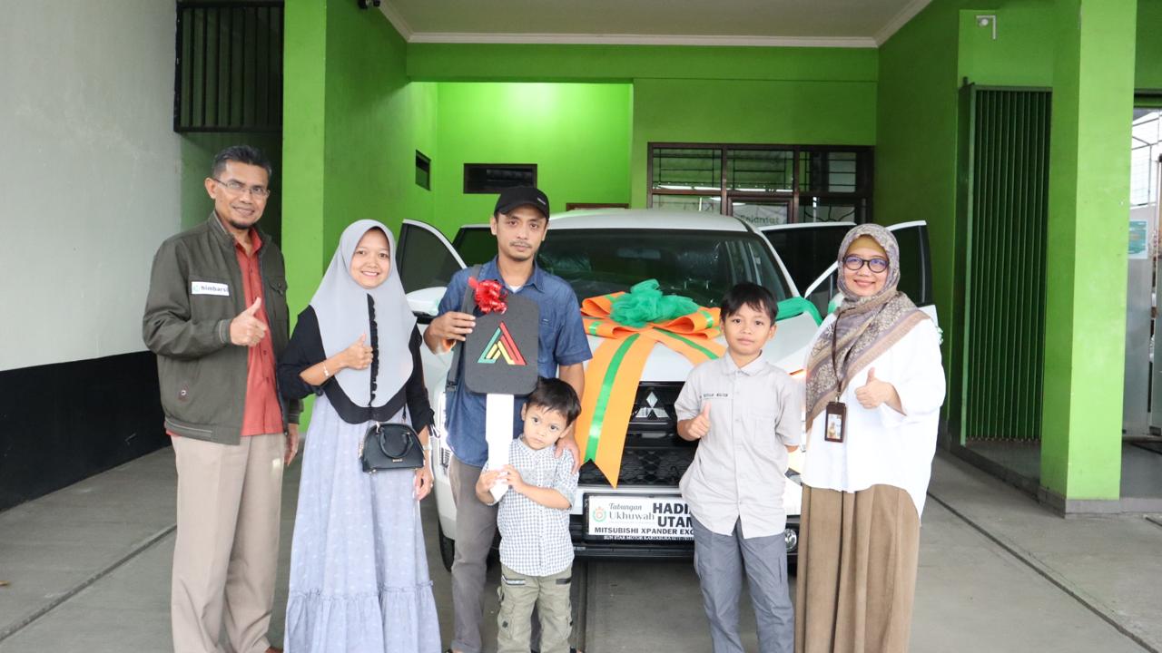 Menabung di BPRS Arta Leksana, Warga Wangon Menang Mitsubishi Expander 