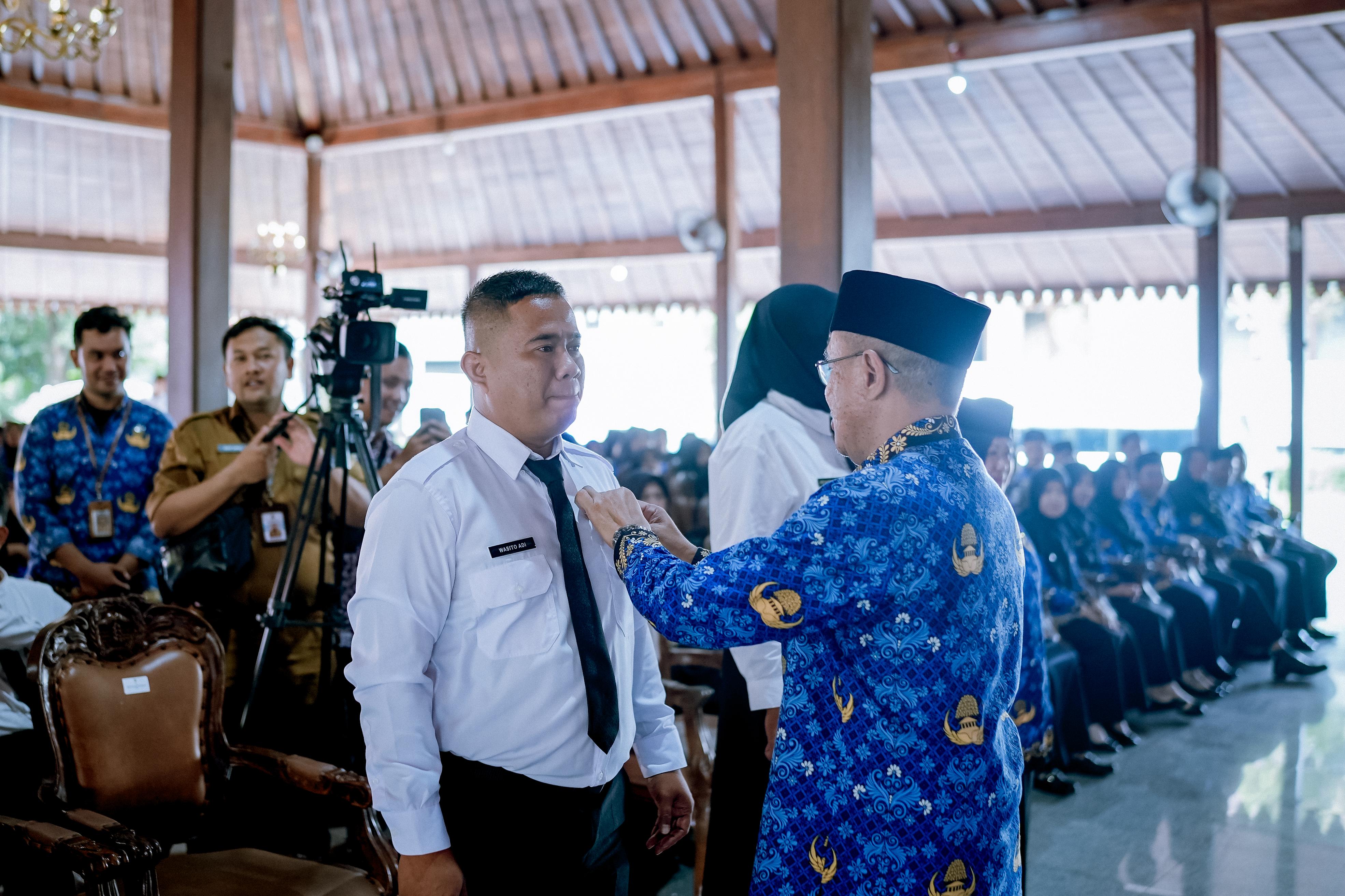 4.139 PPPK Paruh Waktu Banyumas Terima SK