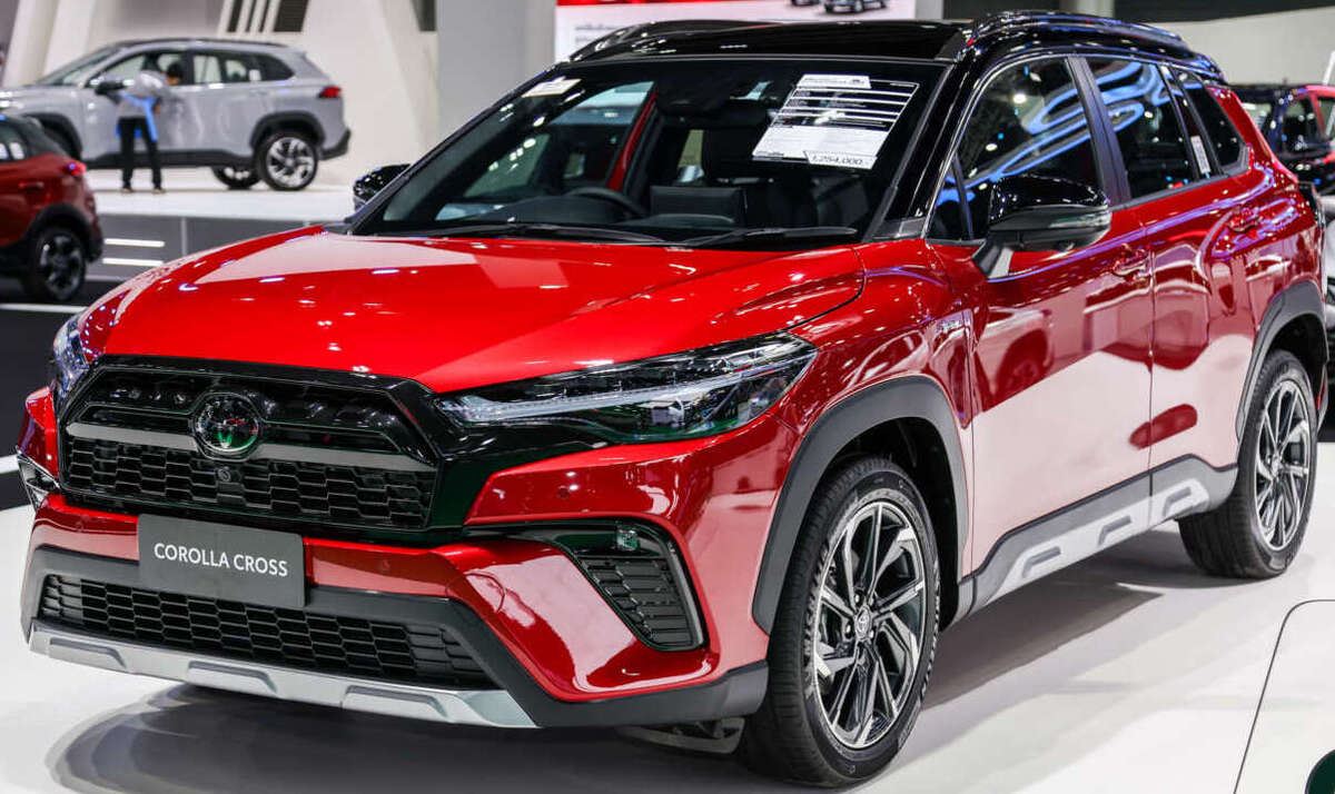 Efisiensi Tinggi! Toyota Corolla Cross HEV Ungguli Motor Matic dalam Konsumsi BBM