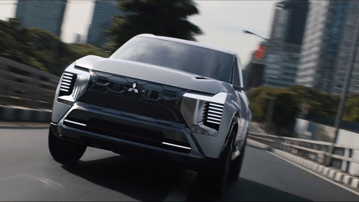 Mitsubishi DST 2025: SUV 7-Penumpang Berkonsep XForce dengan Konfigurasi 3 Baris