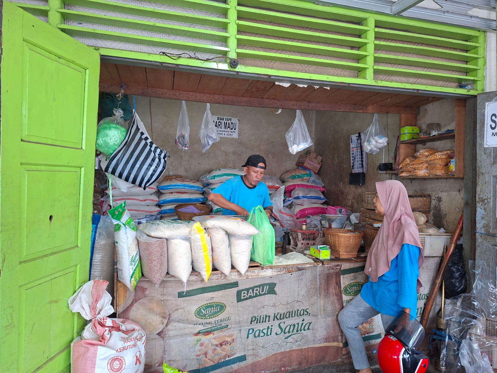 Sistem Pembayaran Digital QRIS Diterapkan di Empat Pasar Tradisional di Kabupaten Cilacap