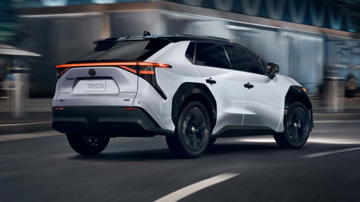 Toyota bZ4X: SUV Listrik Mewah dan Canggih yang Bisa Parkir Sendiri