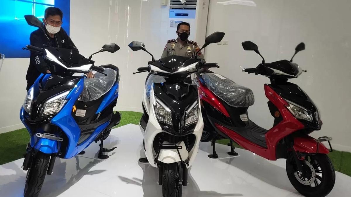 Polytron Evo Electric Motorは公式に存在し、モダンで環境に優しいスタイルです！