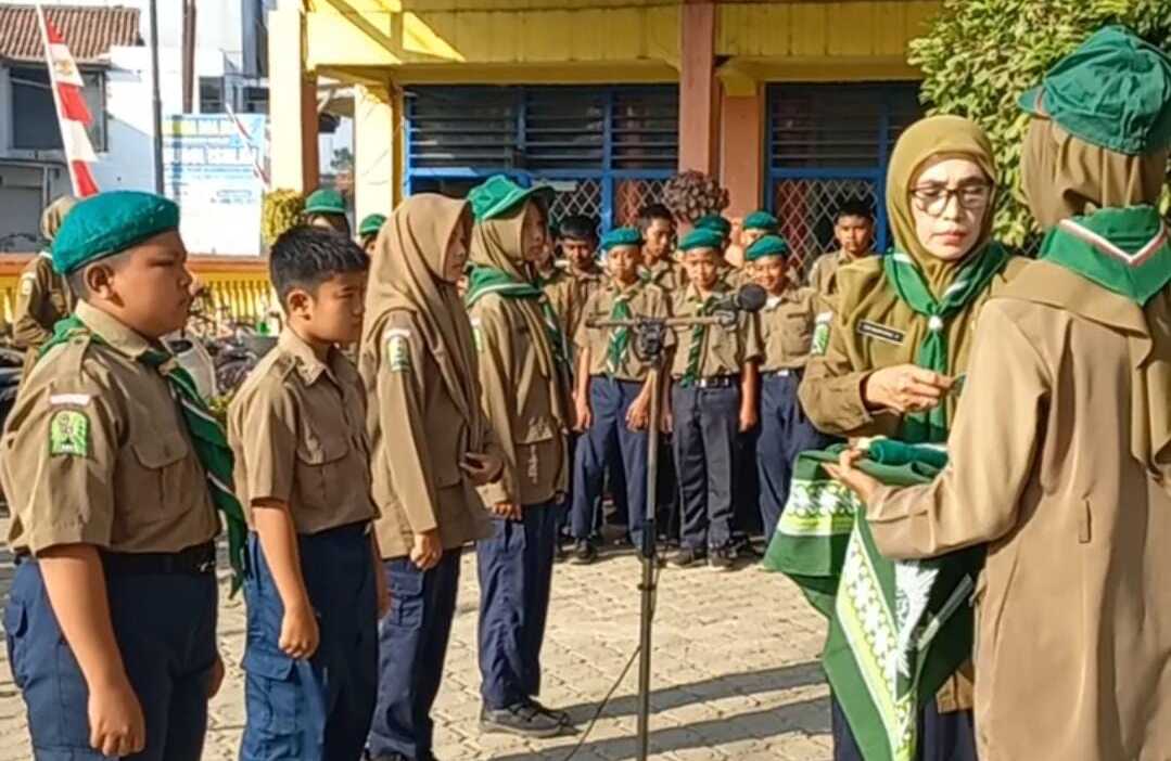 Siswa Kelas VII SMP Muhammadiyah Maos Ikuti Penerimaan Tamu Qobilah
