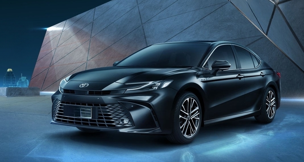 Toyota New Camry HEV, Sedan Premium Hybrid yang Elegan dan Bertenaga