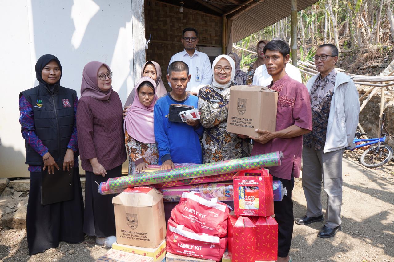 Korban Kebakaran di Desa Tugu Kebumen Terima Bantuan