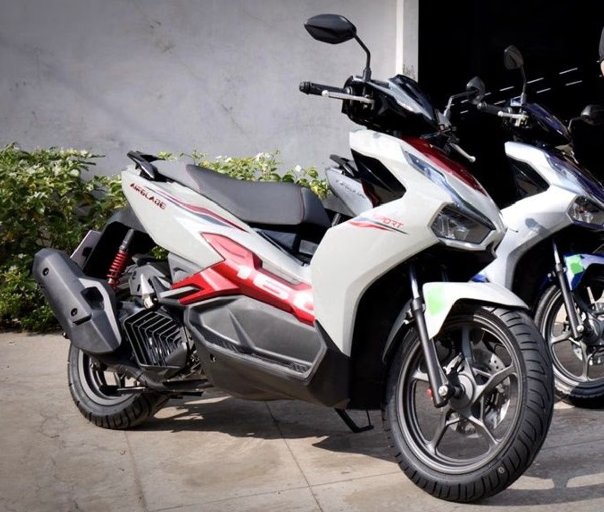Honda AirBlade 160 2025 Resmi Rilis, Pesaing Serius Yamaha Aerox 155 di Segmen Skutik Sporty