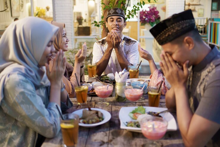 5 Manfaat Buka Bersama di Bulan Ramadhan, Lebih dari Sekadar Makan Malam