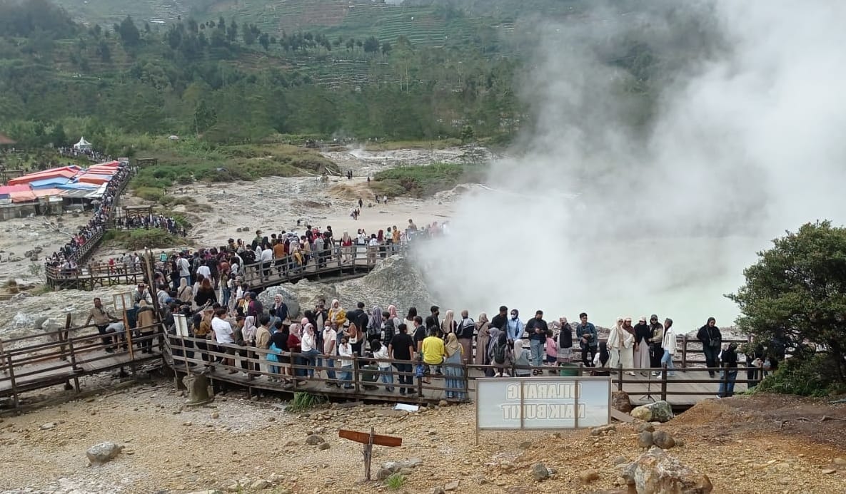 Libur Waisak, Dieng Diserbu 26.000 Wisatawan, Kawah Sikidang dan Candi Arjuna Jadi Primadona