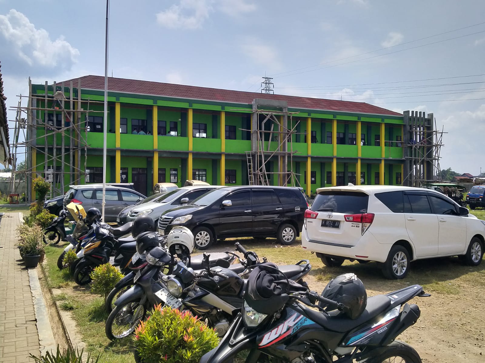 Peminat Madrasah Tsanawiyah Negeri di Purwokerto Tinggi