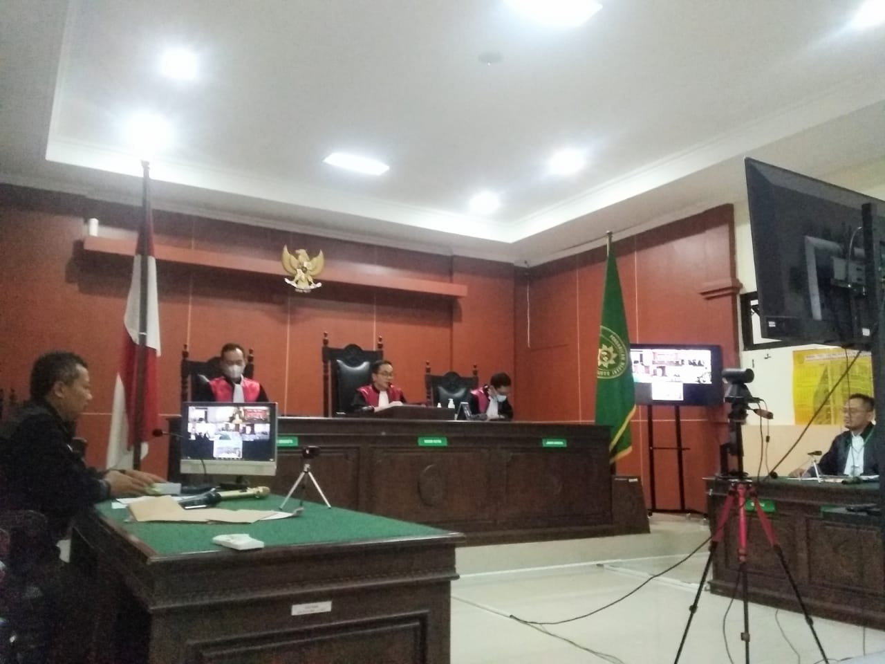 Terdakwa yang Merugikan Investor Mencapai 3,2 Miliar Disidang