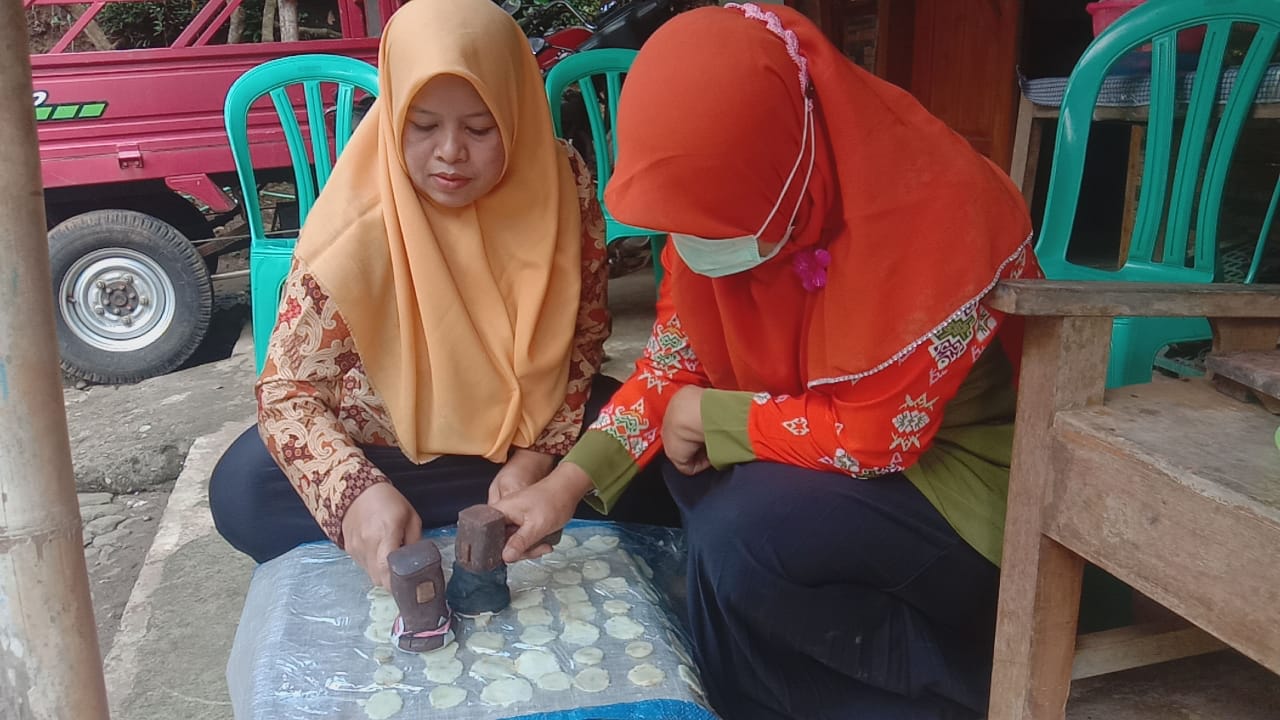 Potensi di Binangun, Inovasi Irut jadi Emping