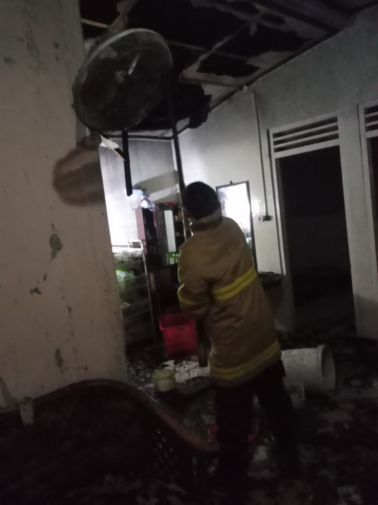 Awas Kebakaran! Di Kebasen Pemilik Rumah Alami Luka Bakar setelah Api dari Tabung Gas Elpiji Menyambar
