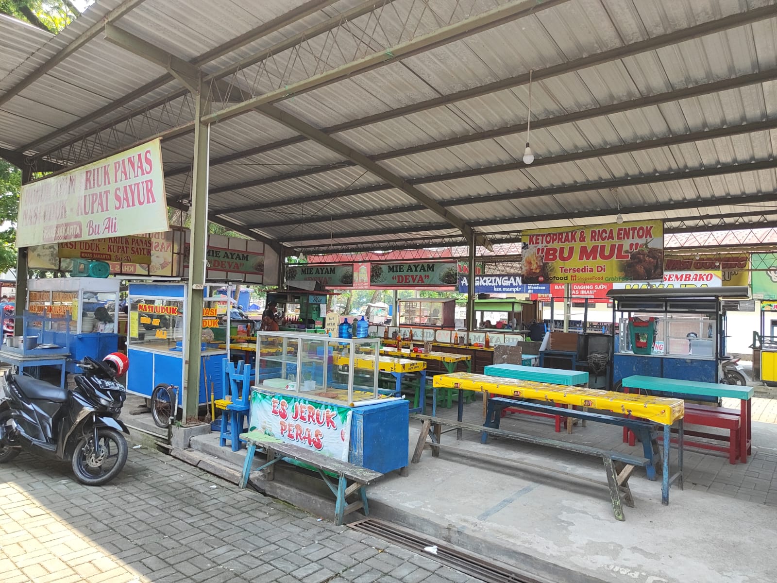 Pedagang PFC Mengeluh Sepi, Ingin ke Alun-alun Lagi