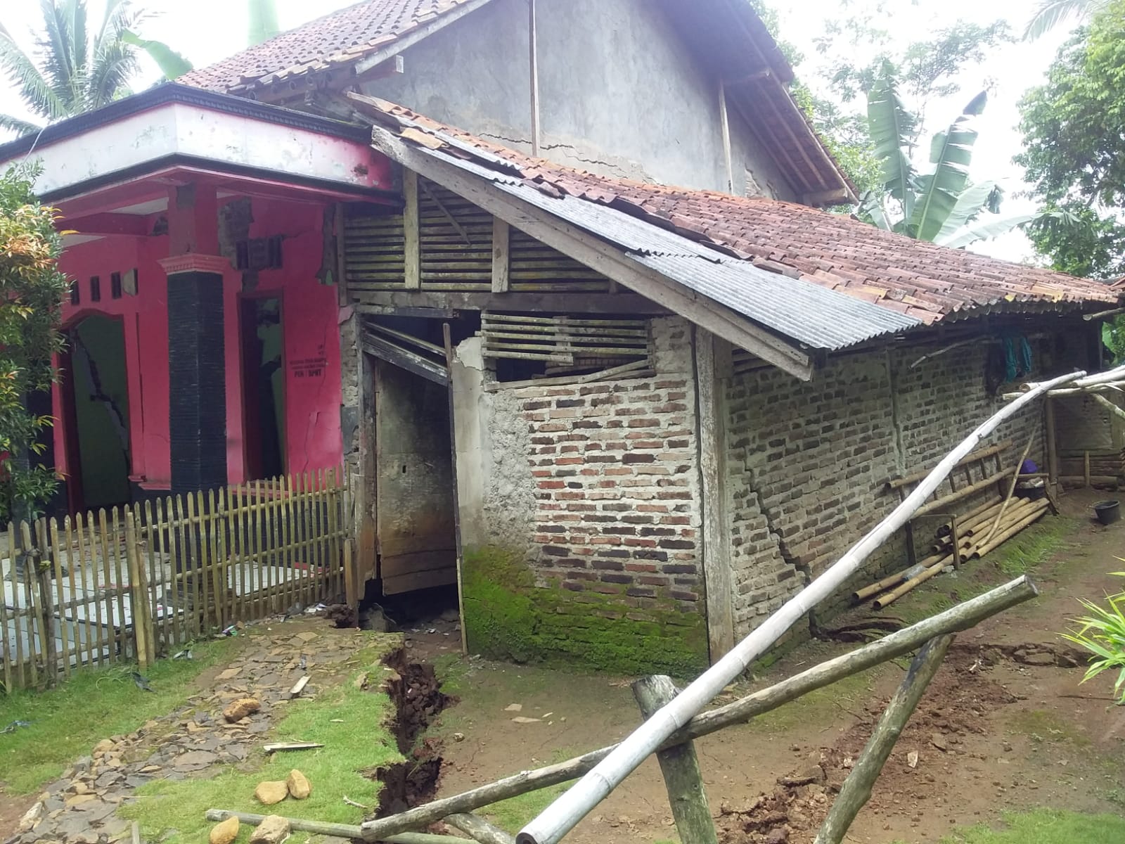 Bencana Tanah Bergerak, 9 Rumah Rusak Belasan Warga di Boja, Cilacap Terpaksa Mengungsi
