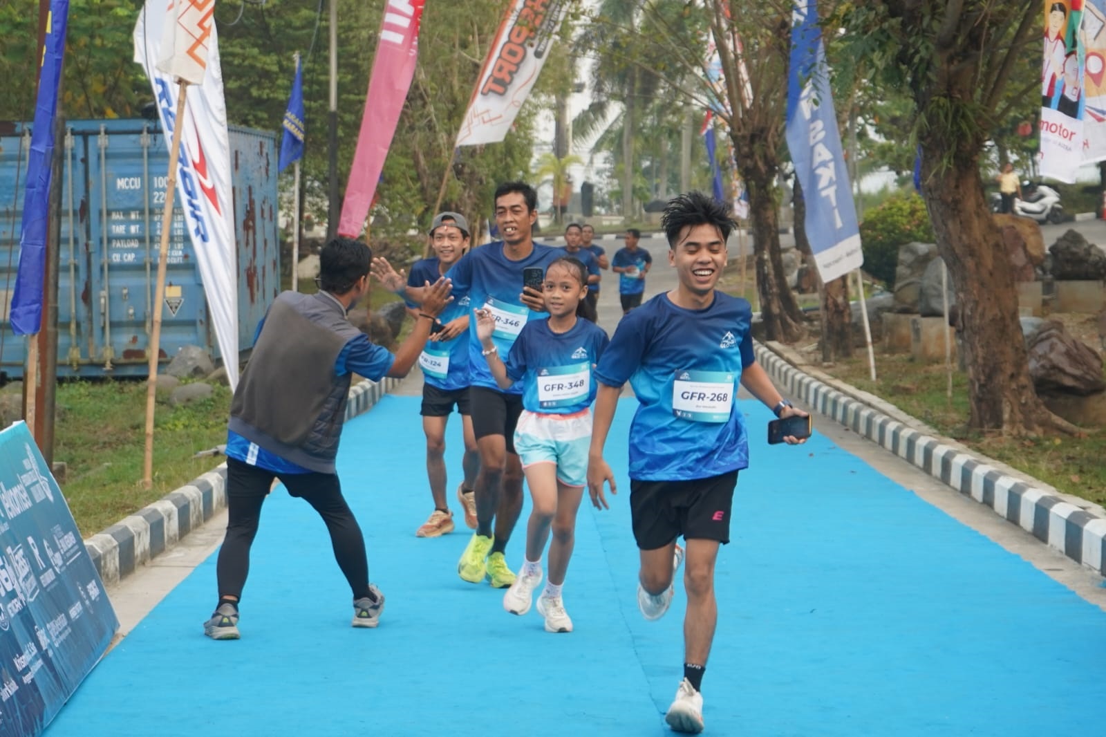 Geliatkan Sport Tourism, Bupati Kebumen Lepas Ratusan Peserta Geo Fun Run 5K di Karangsambung 