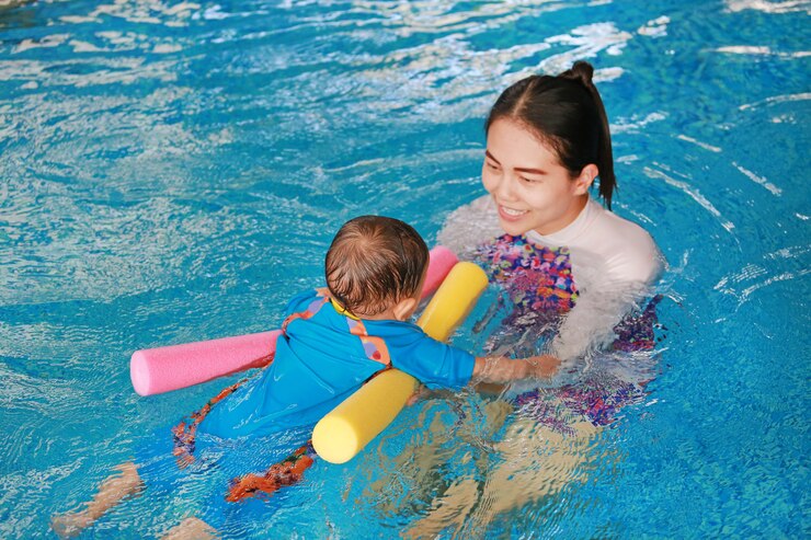 Berenang dengan Anak? Ikuti Tips Aman Ini agar Liburan Semakin Menyenangkan!