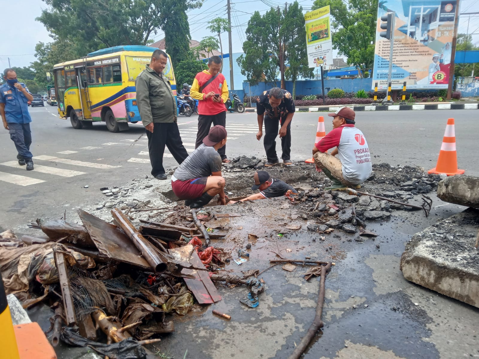 Ini Penyebab Banjir Di Sejumlah Ruas Jalan Purbalingga   