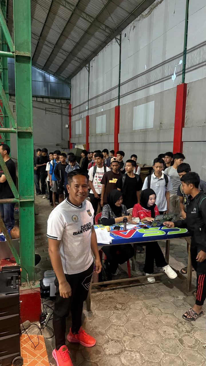 AFK Banyumas Minta Lapangan Futsal GOR Satria Diperbaiki 