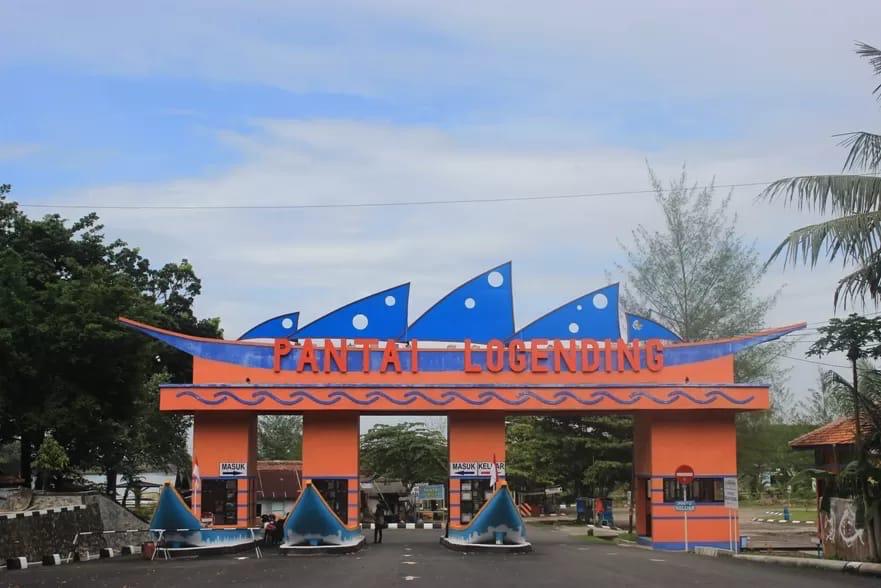 Pemkab Turunkan Tiket Wisata Pantai