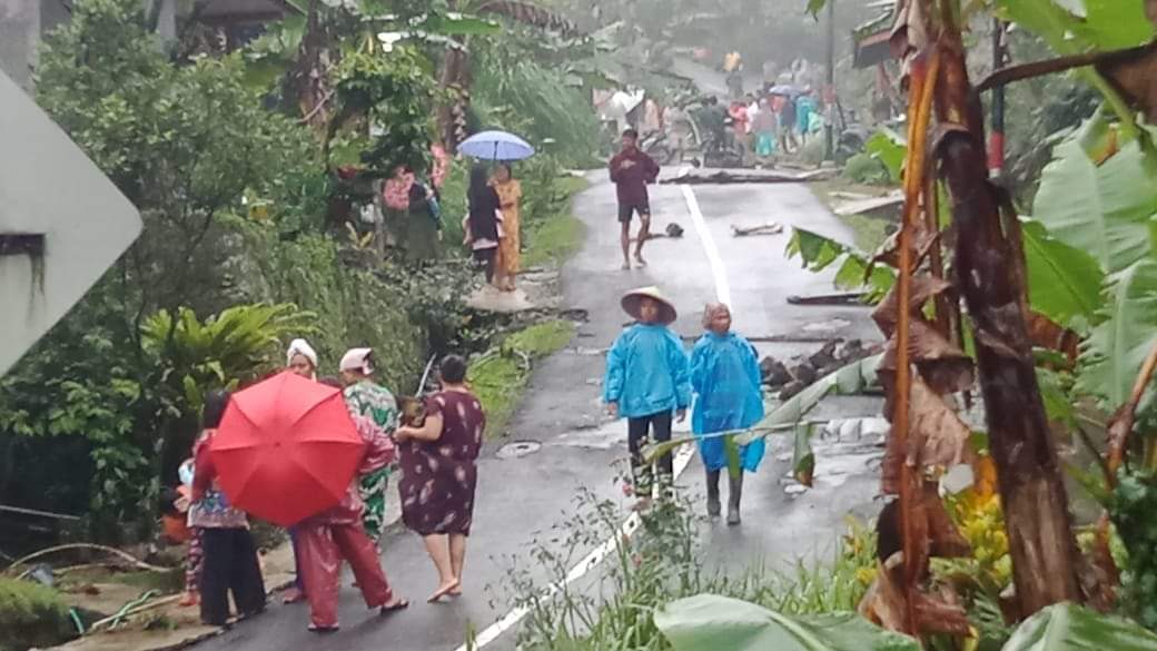 Banjir di Desa Karangtengah Cilongok, Jalan dan Talud Rusak Sepanjang 280 Meter, Kerusakan Rumah Masih Didata