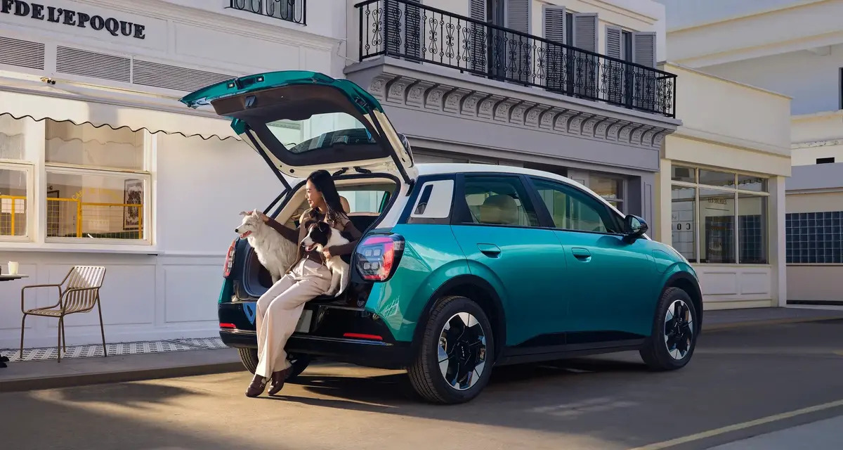 Lihat Kekurangan dan Kelebihan Mobil GAC AION UT Lebih Dekat!