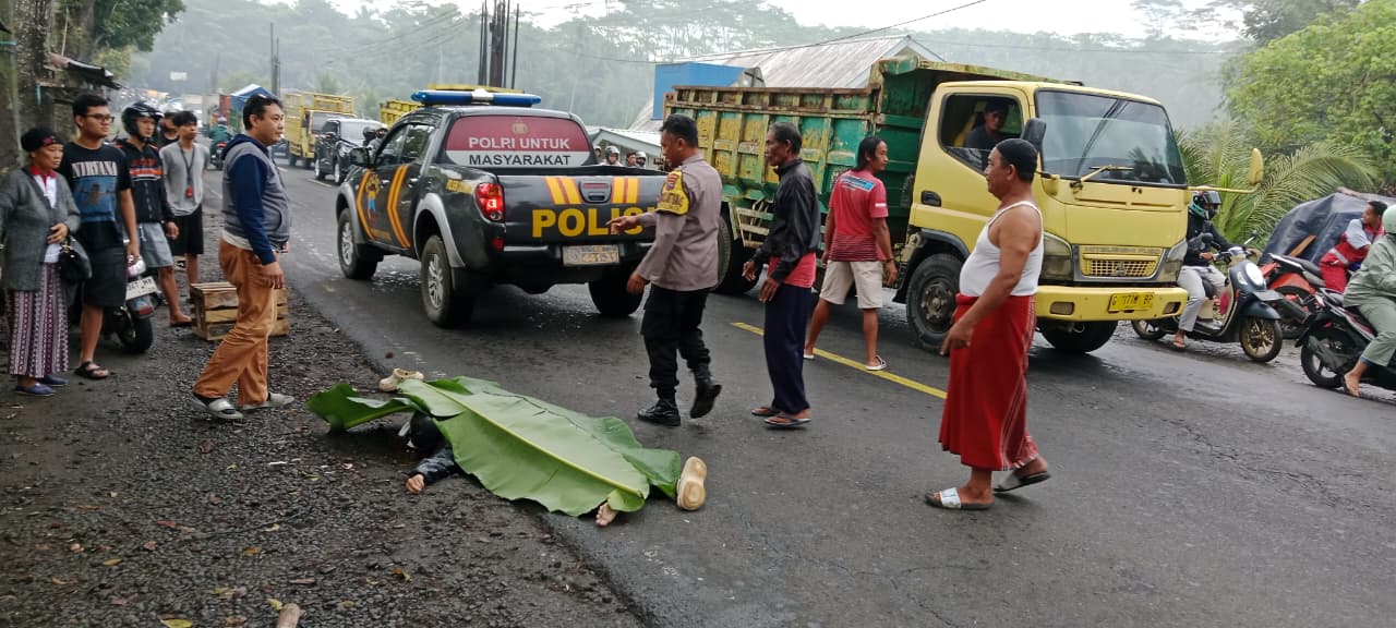 Nyalip Truk Tangki, Innova Tabrak Scoopy di Cilongok, Satu Pengendara Meninggal
