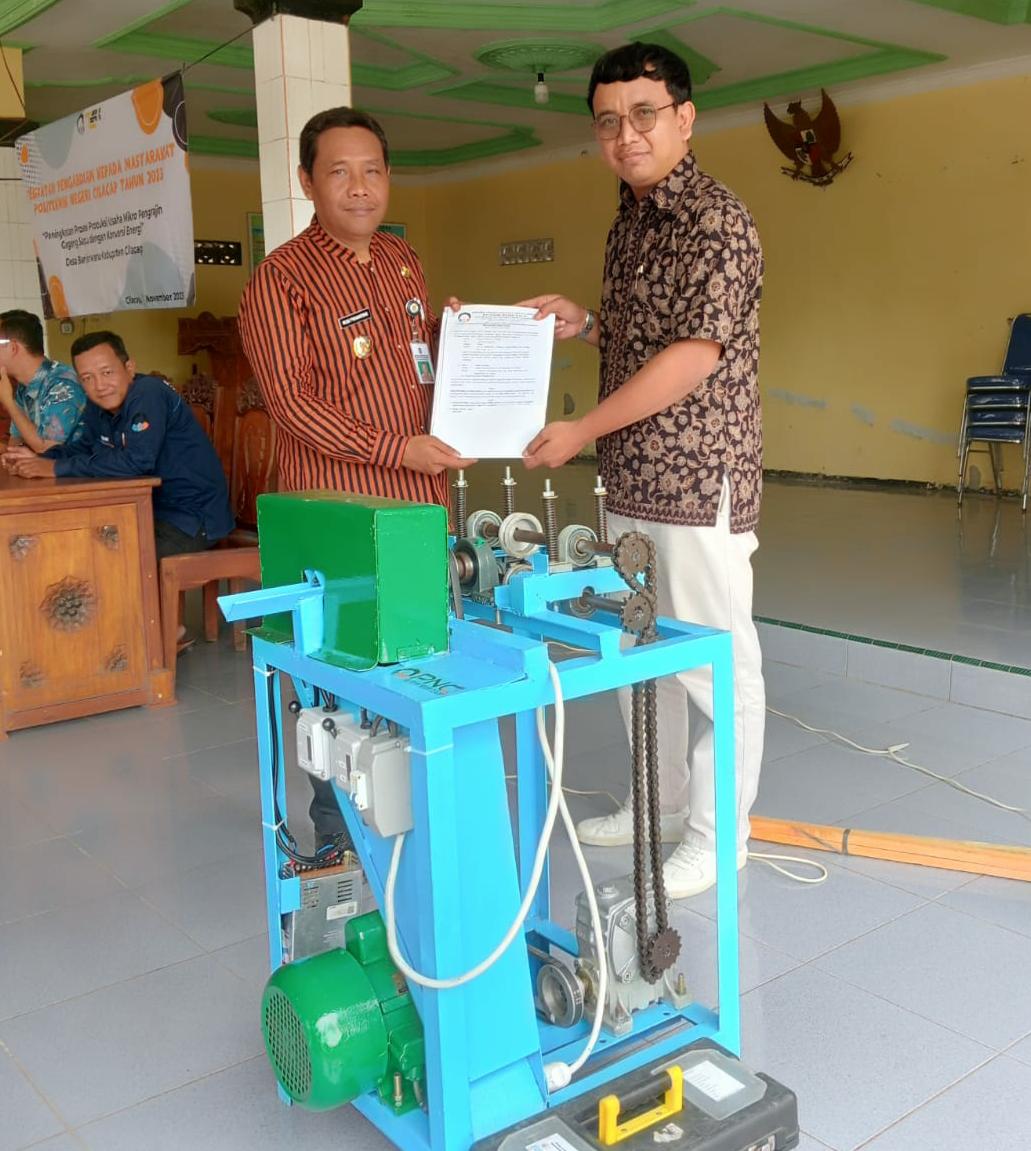 Tim Pengabdian Politeknik Negeri Cilacap Ciptakan Mesin Dowel Kayu Bagi Masyarakat Desa Banjarwaru, Cilacap