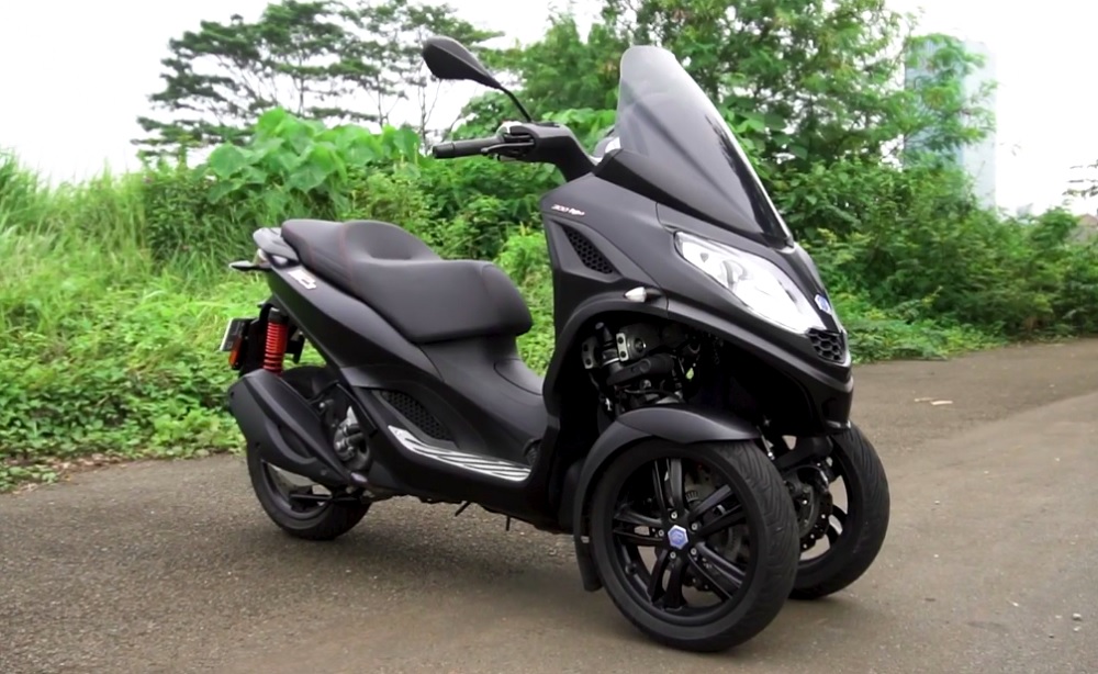 Buat Kaum Sultan! Motor Matic Piaggio MP3 Roda Tiga Dibanderol Fantastis Capai Rp300 Juta