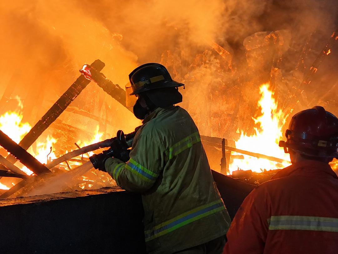 Diduga Lalai Buang Putung Rokok. Rumah di Binangun Cilacap Terbakar