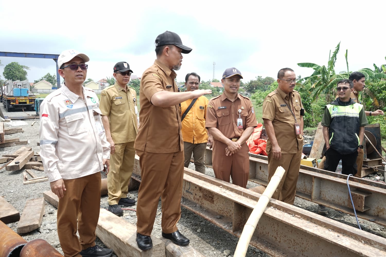 Sekda Cilacap Tinjau Proyek Infrastruktur, Fokus Perbaikan Saluran Air dan Jalan Jeruklegi