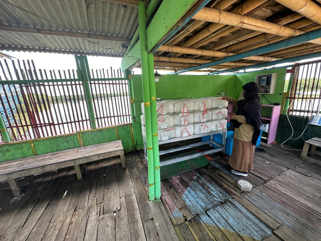 Prodi TRET Politeknik Negeri Cilacap Terapkan Energi Terbarukan Dalam Budidaya Kepiting di Cigimbal Park