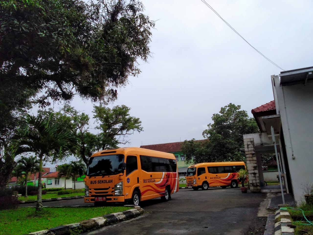 Bus Sekolah Bukan Angkutan Umum