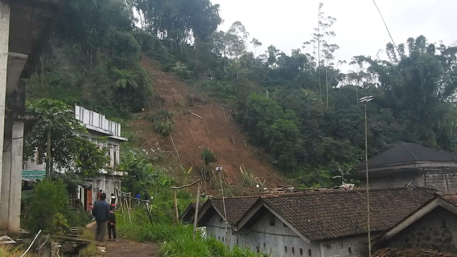 Hujan Deras Picu Bencana Ganda, Banjarnegara Siaga Longsor dan Banjir