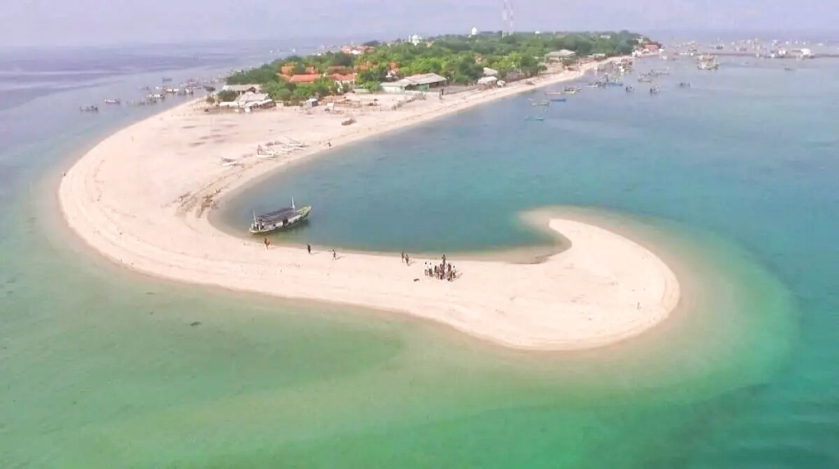 Wajib Kamu Kunjungi! Inilah Pulau-Pulau Terindah yang Ada di Jawa Timur