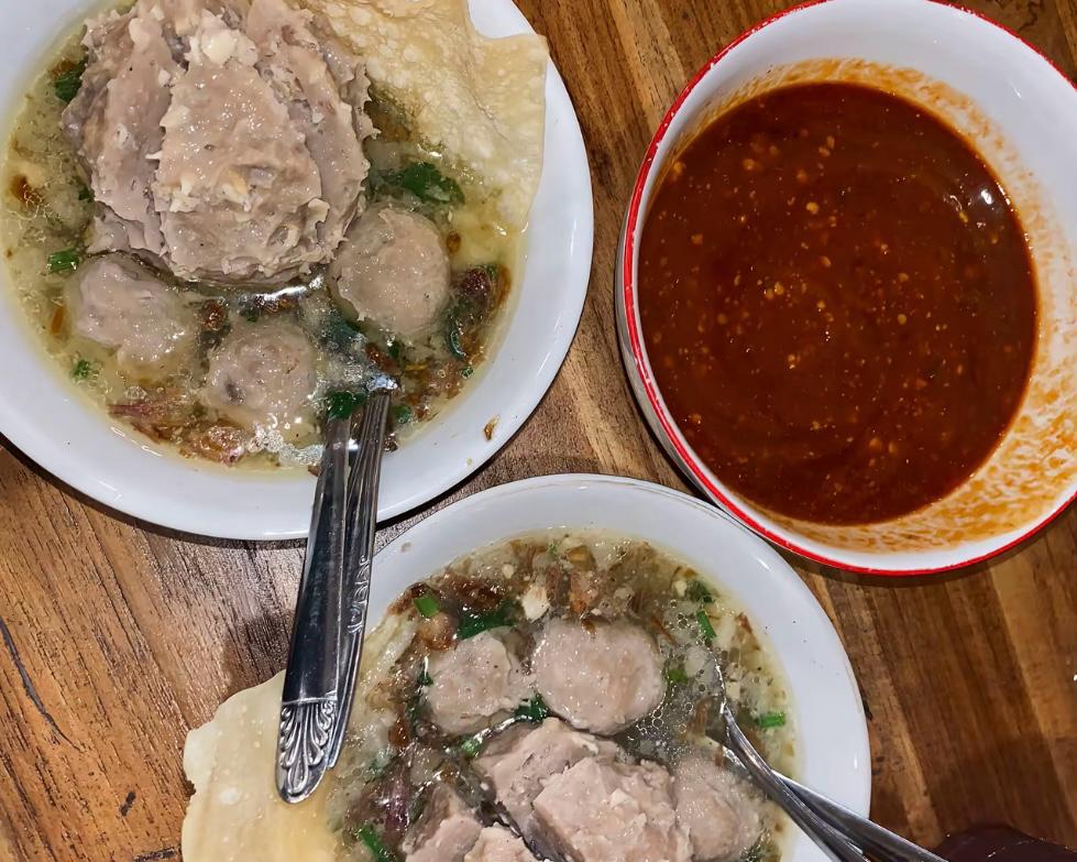 Bakso Garut Nona Manis, Bakso Viral yang Selalu Ludes Sebelum Tutup